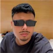 Me llamo Younes, tengo 17 años y vivo en Pamplona. Soy de árabe, por lo que puedo ayudar mucho a estudiantes que hablen mi lengua.